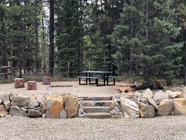Wolf Den Villa Valemount Bagian luar foto